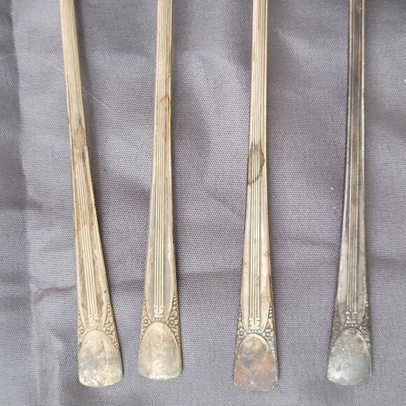 Set Of 4 Embassy Silver Plate Vintage Iced Tea Spoons With Ornate Handles - Picture 2 of 6